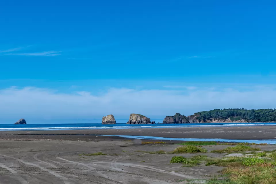 View of Washington State beach with grey rocks
